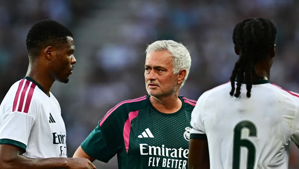 ماذا قدم دومفريس وإسبي في أول ظهور بقميص ريال مدريد؟