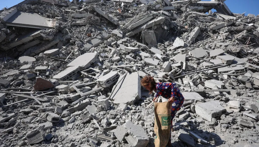 ترامب يُحذر "حماس" من استخدام الرهائن كدروع بشرية... الحركة: نتنياهو يتحمل المسؤولية كاملة عن حياتهم