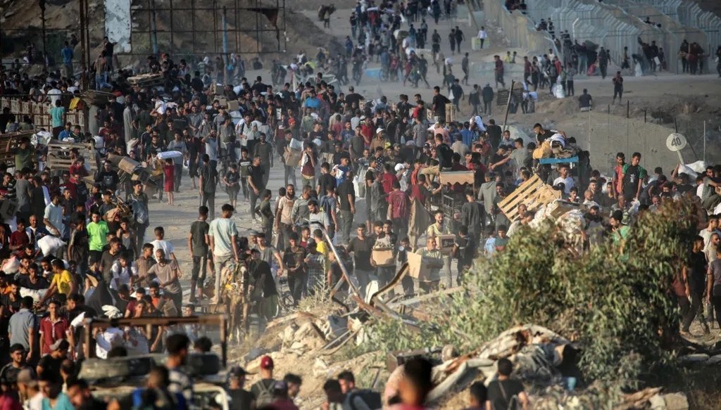 إسرائيل توقف إدخال المساعدات لغزة