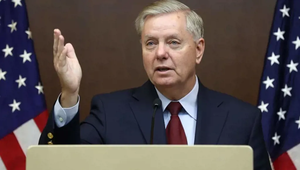 لندسي غراهام يدعو لشن هجمات على إيران: الكابوس الطّويل سينتهي قريباً