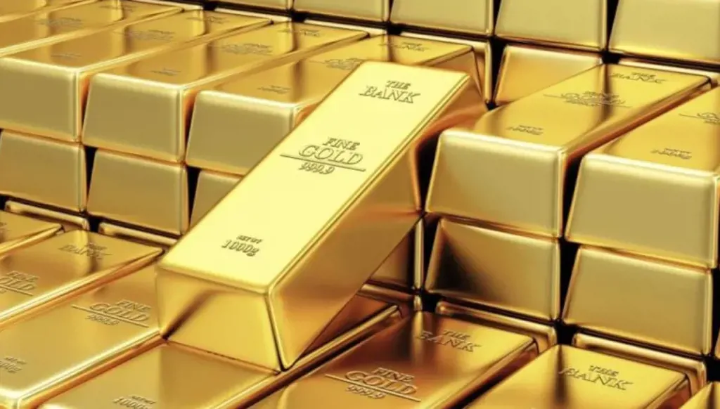 الذهب يرتفع مع تراجع الدولار... كم بلغ سعر الأونصة؟