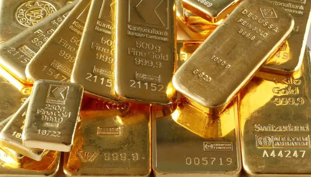الذهب يتراجع وسط ترقّب لأسعار الفائدة