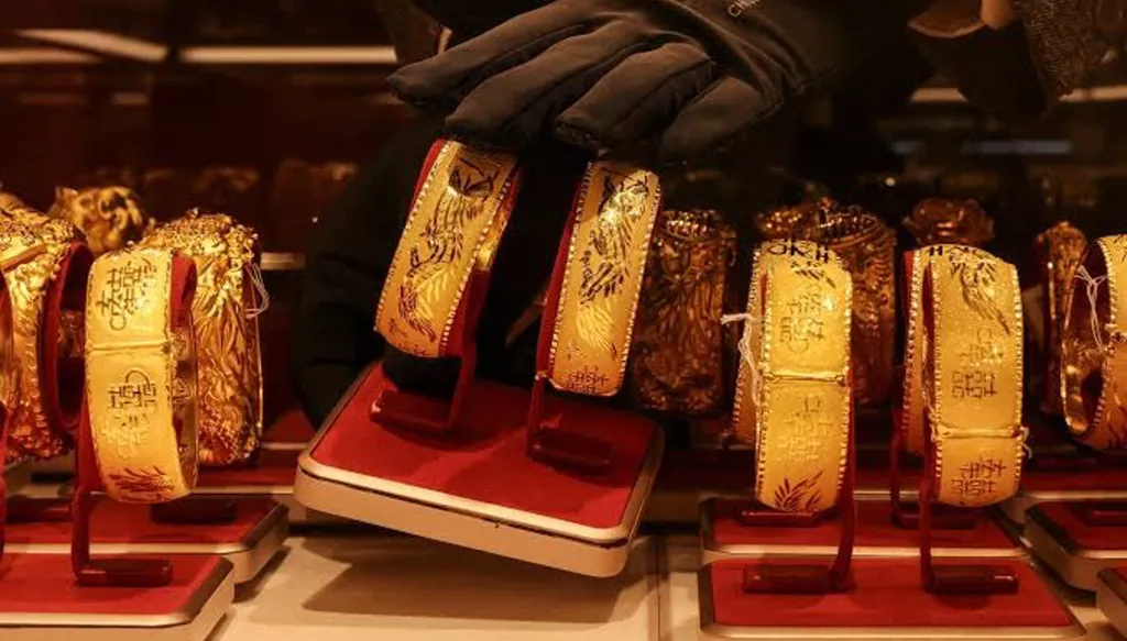 بداية الأسبوع... كم سجّل سعر الذهب؟