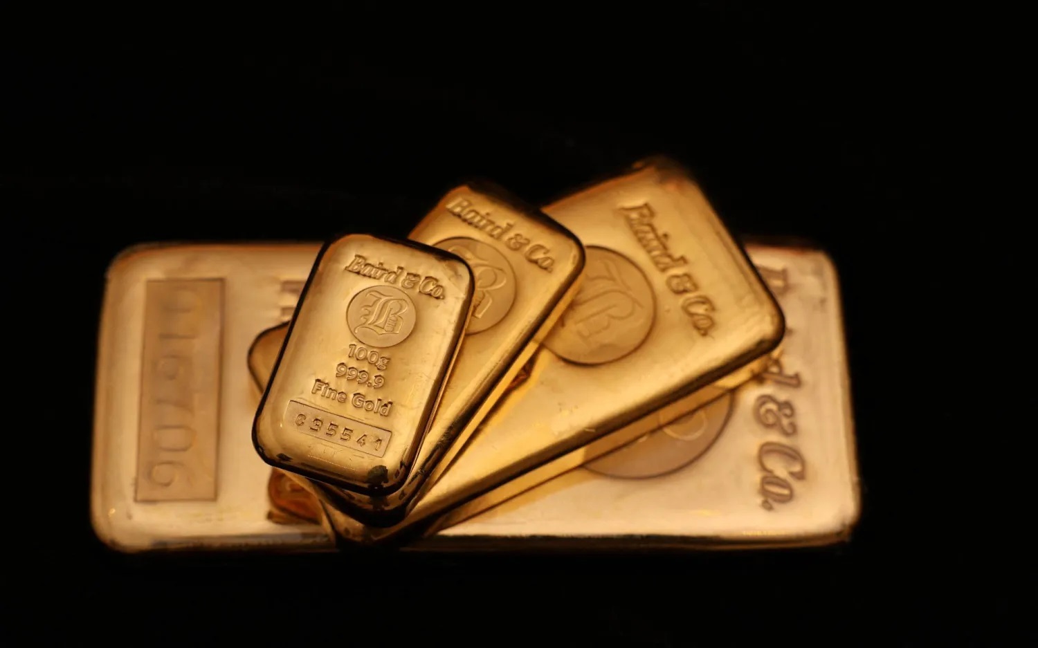 ضعف الدولار ساهم أيضا في تعزيز سعر الذهب (مواقع)