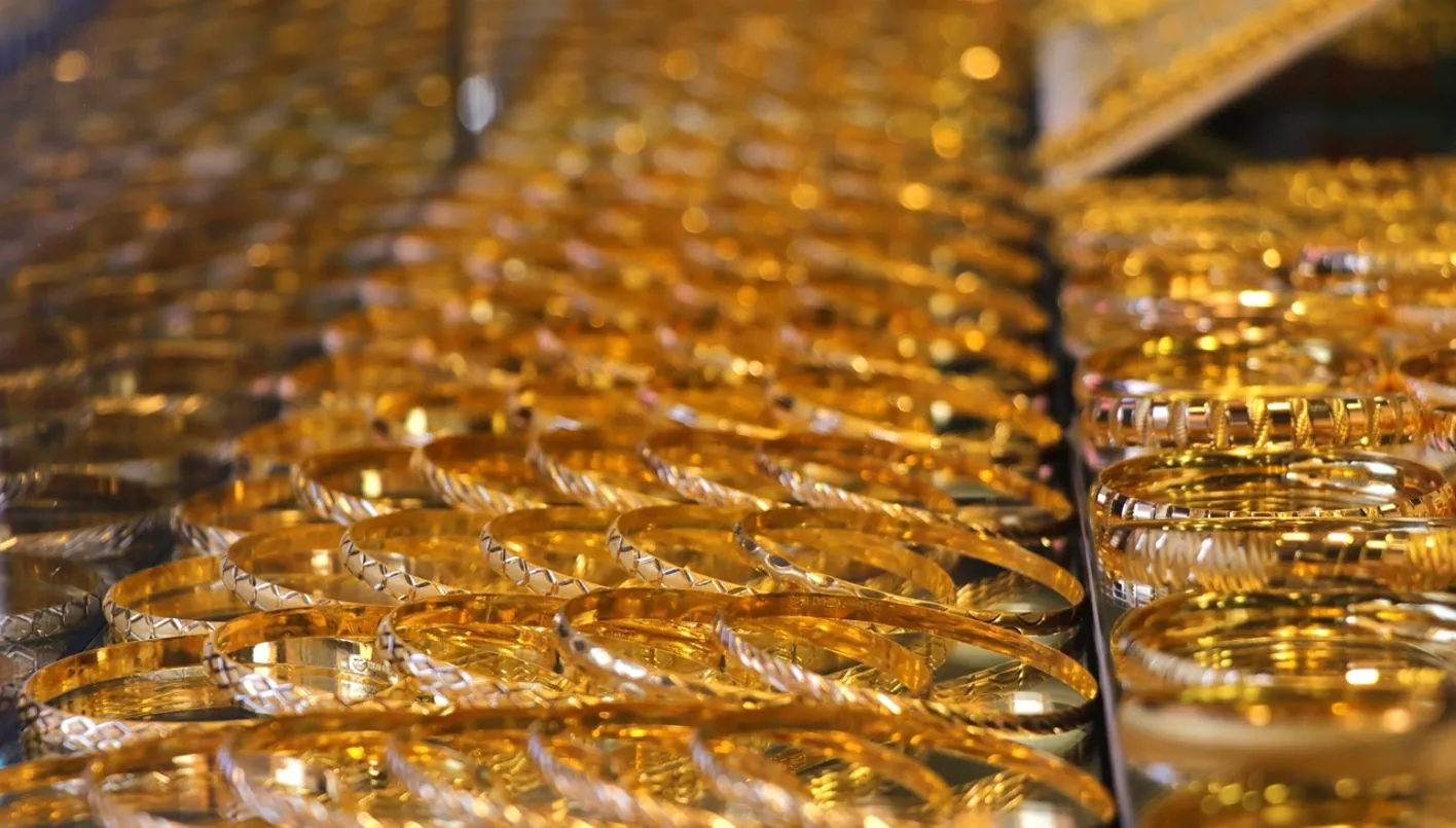 "عليكم بشراء الذهب"... سعره سيصل إلى 3000 دولار للأونصة!