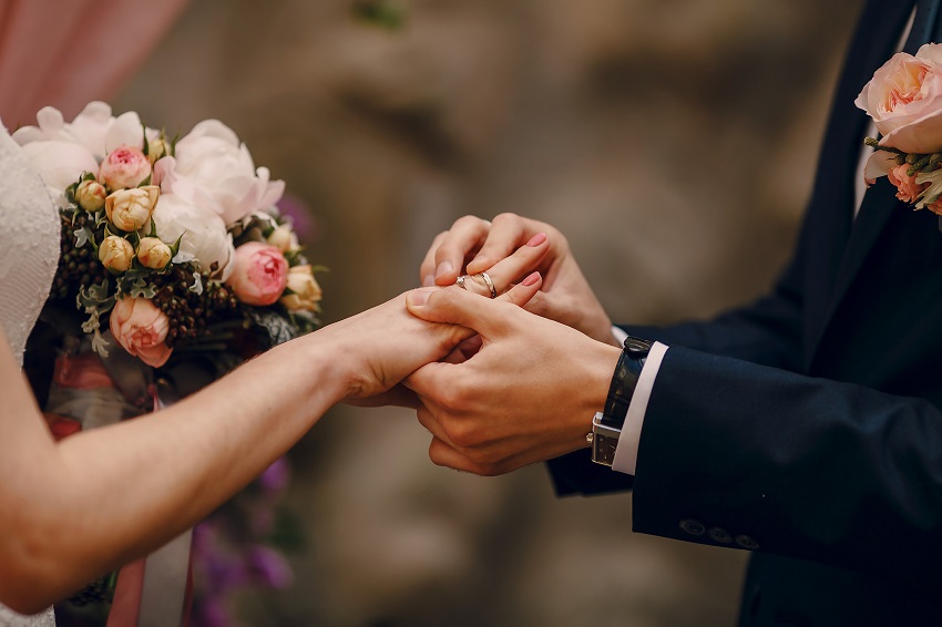  فوائد الزواج للصحة النفسية والجسدية والعاطفية (Freepik)