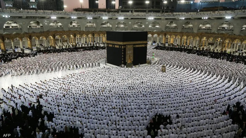 زوار بيت الله الحرام في مكة المكرمة (وكالات)