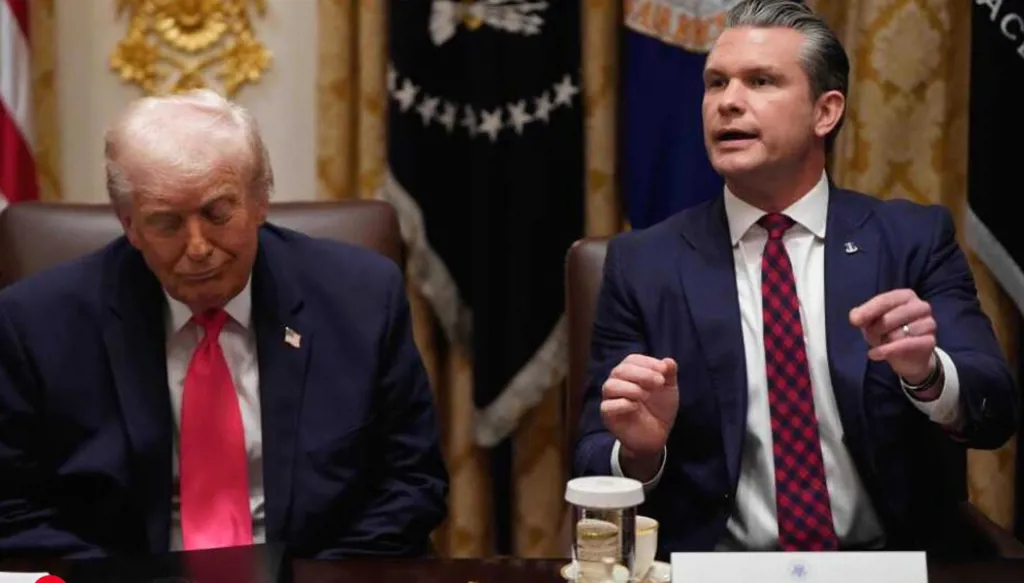 الاجتماع الأخير لحكومة ترامب في 2025: نعاس وملل وخطأ إملائي (صور)