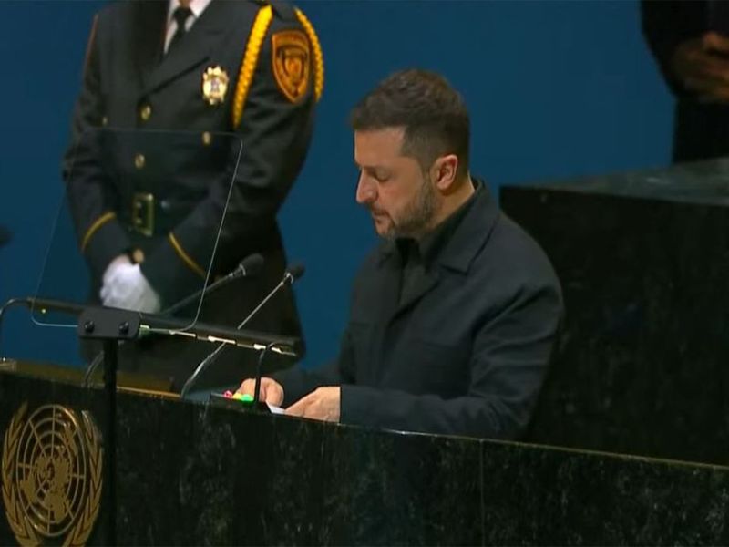 فولوديمير زيلينسكي (مواقع).