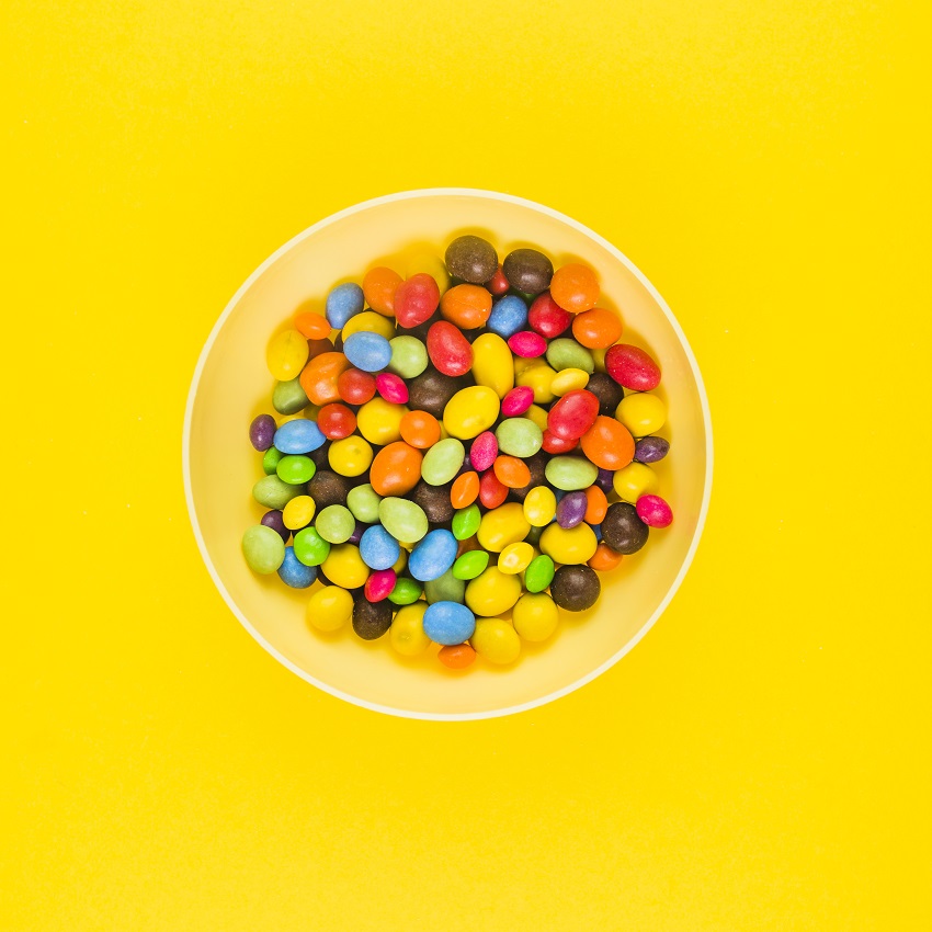 M&M's تطلق أول نسخة خالية من الأصباغ الصناعية (Freepik)