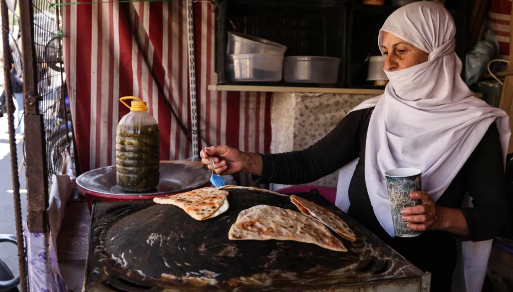 السويداء جنوب سوريا... شحّ في الطحين والمازوت والعين على التطوّرات