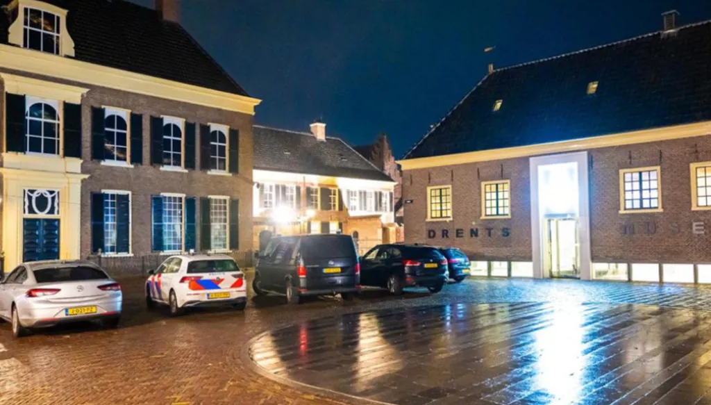 سرقة تحف أثرية من متحف بعد اقتحامه باستخدام عبوة ناسفة