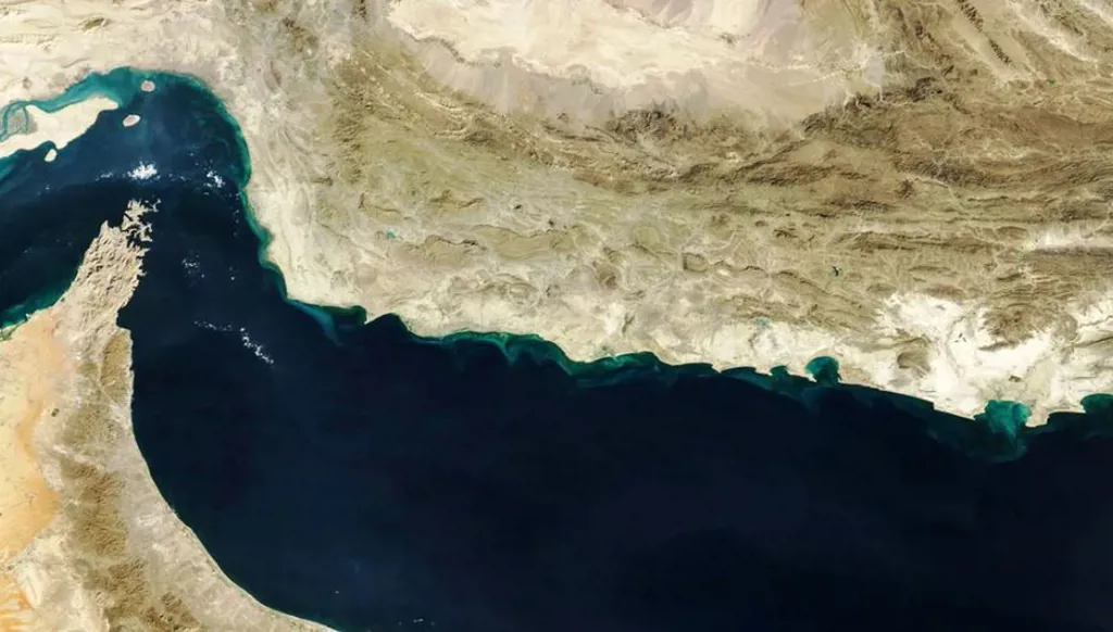 كيف تستطيع الولايات المتحدة تأمين مضيق هرمز؟