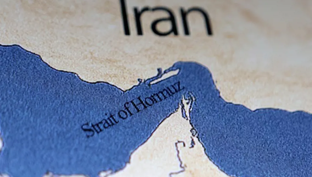 الألغام في مضيق هرمز... عملية إزالتها قد يستغرق أسابيع