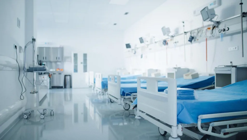 حمى تتسبّب بإدخال رئيس أميركي سابق إلى المستشفى!