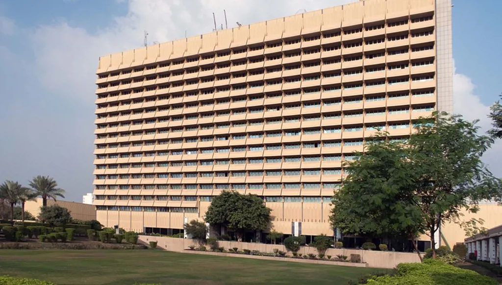 ماذا نعرف عن فندق الرشيد الذي استُهدف بمسيّرة في بغداد؟