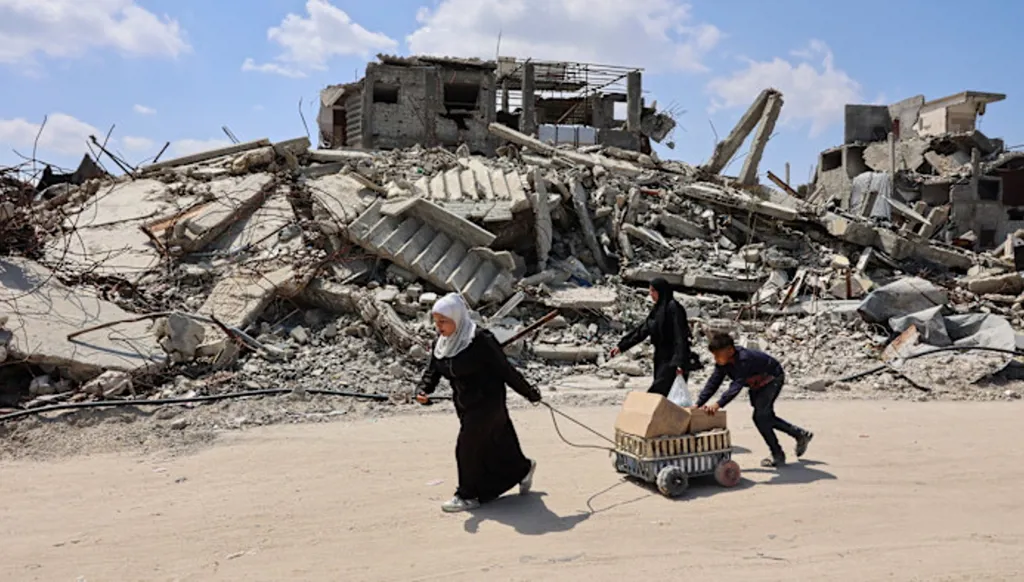 مقتل ثلاثة أشخاص بقصف إسرائيلي على غزة