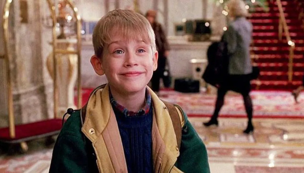 بعد 33 عاماً على "2 Home Alone"… كم ستكلف تجربة "كيفن ماكالستر" في الفندق الفاخر؟