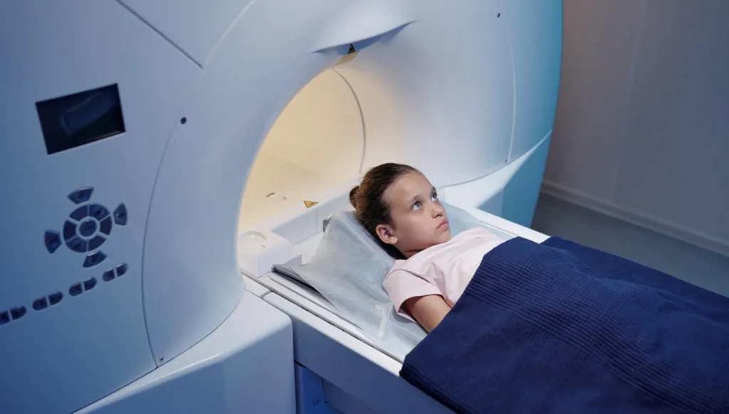 عندما تنقل اللعبة رسالة للحد من قلق الطفل ونشر الوعي بالإجراءات الطبية