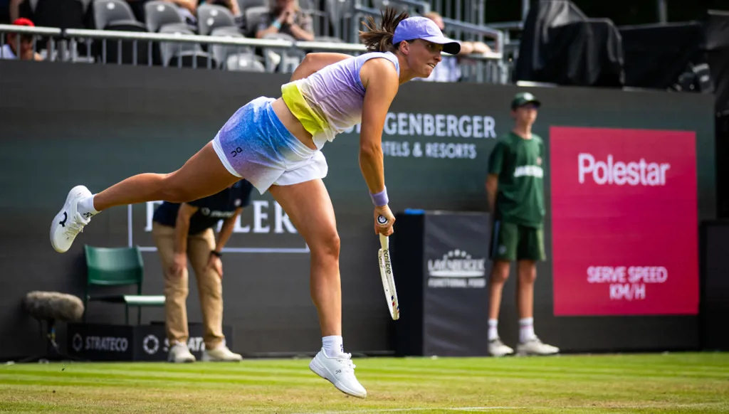 شفيونتيك تبدأ مشوار العشب بانتصار صعب