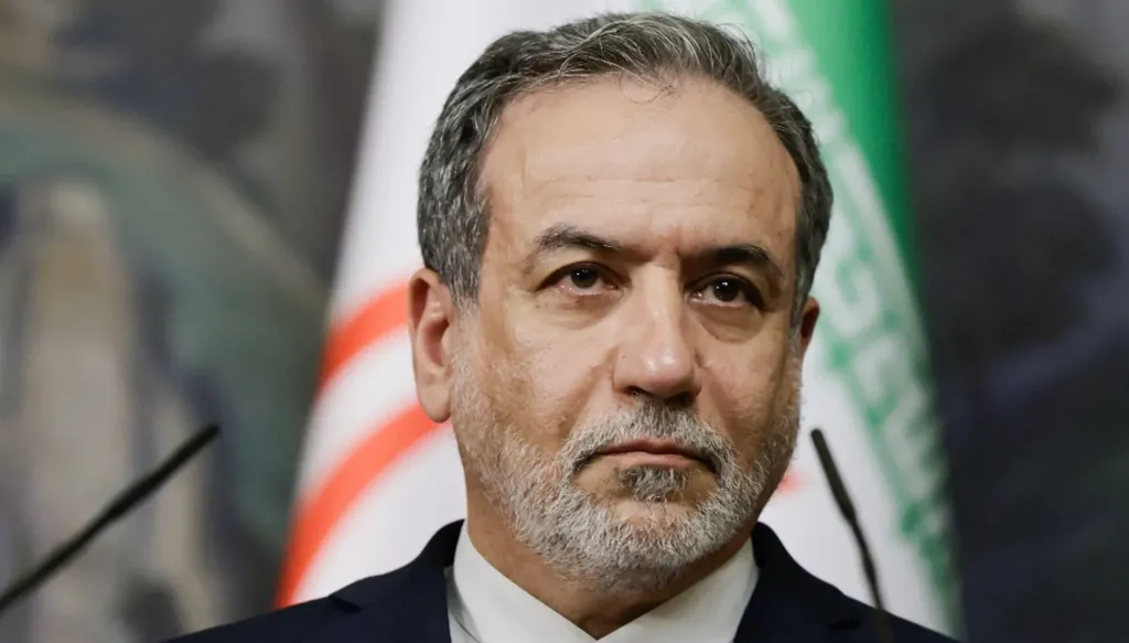 عراقجي ينتقد موقف ميرتس: ازدواجية في المعايير