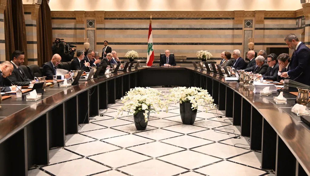 الحكومة اللبنانية توافق على رفع ركام الضاحية... واجتماع للجنة المراقبة غداً في الناقورة