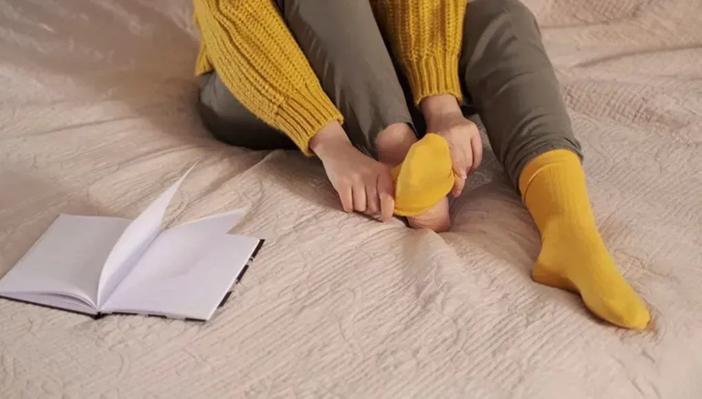 L'astuce simple pour un sommeil plus profond : Gardez vos pieds et vos mains au chaud