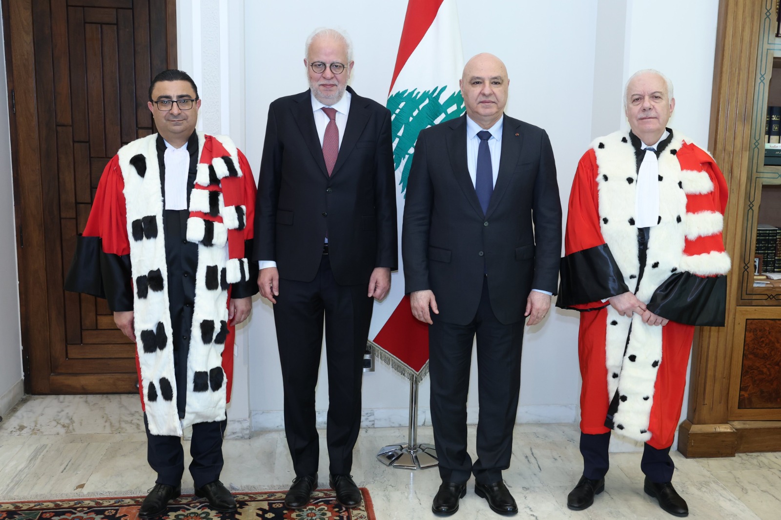 عون مع القضاة (الرئاسة اللبنانية).