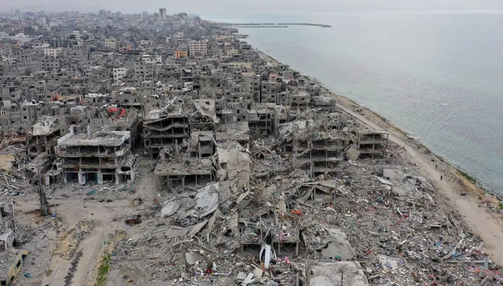 "عصر ذهبي" لأميركا و"تطهير" سكّاني لغزّة!