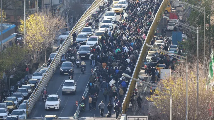 مشهد من الاحتجاجات في إيران (إكس)