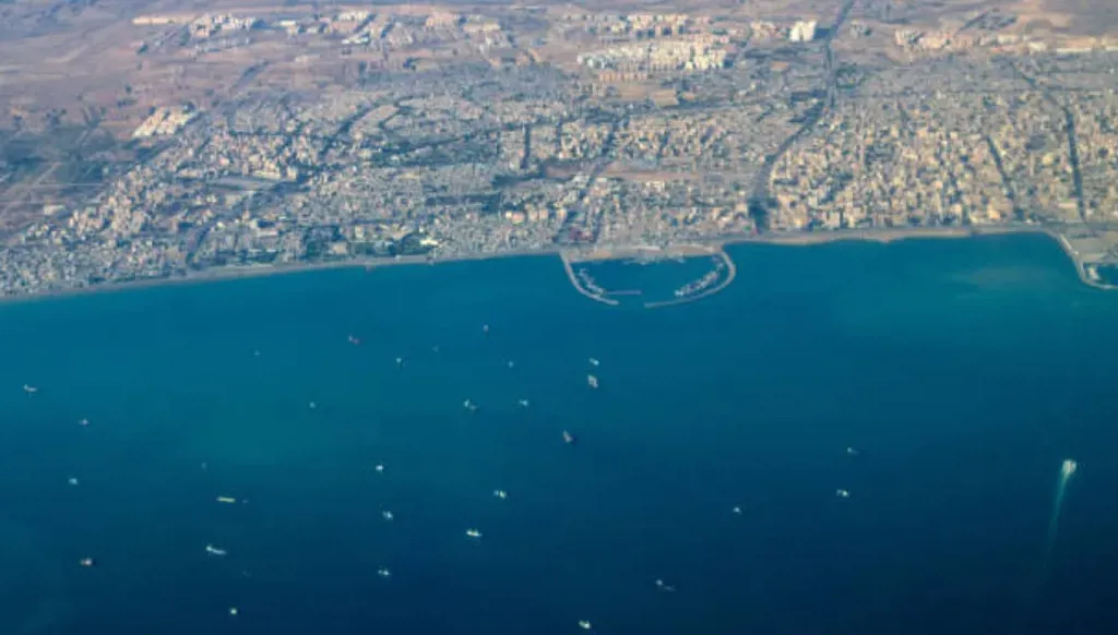 شركة البحري السعودية: تعرض سفينة لحادث أمني في البحر الأحمر