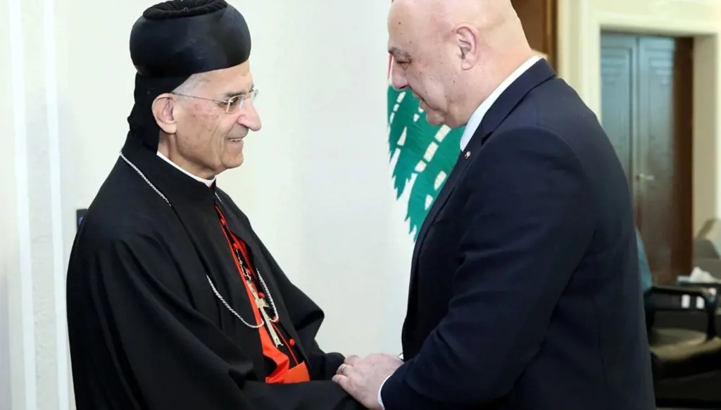 الرئيس عون مستقبلاً البطريرك الراعي في قصر بعبدا. (النهار)