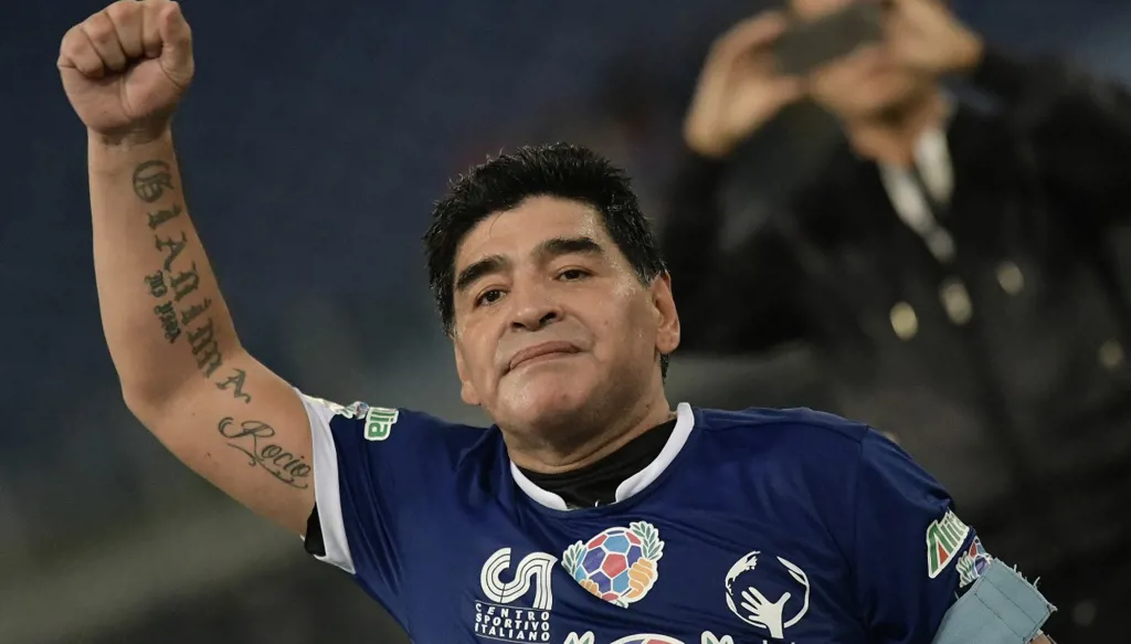 مارادونا توفي "وهو يتعذّب"... وزن قلبه كان "ضعف الوزن الطبيعي"!