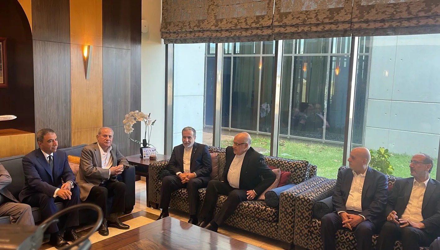  وزير الخارجية الإيراني عباس عراقجي في مطار بيروت. 