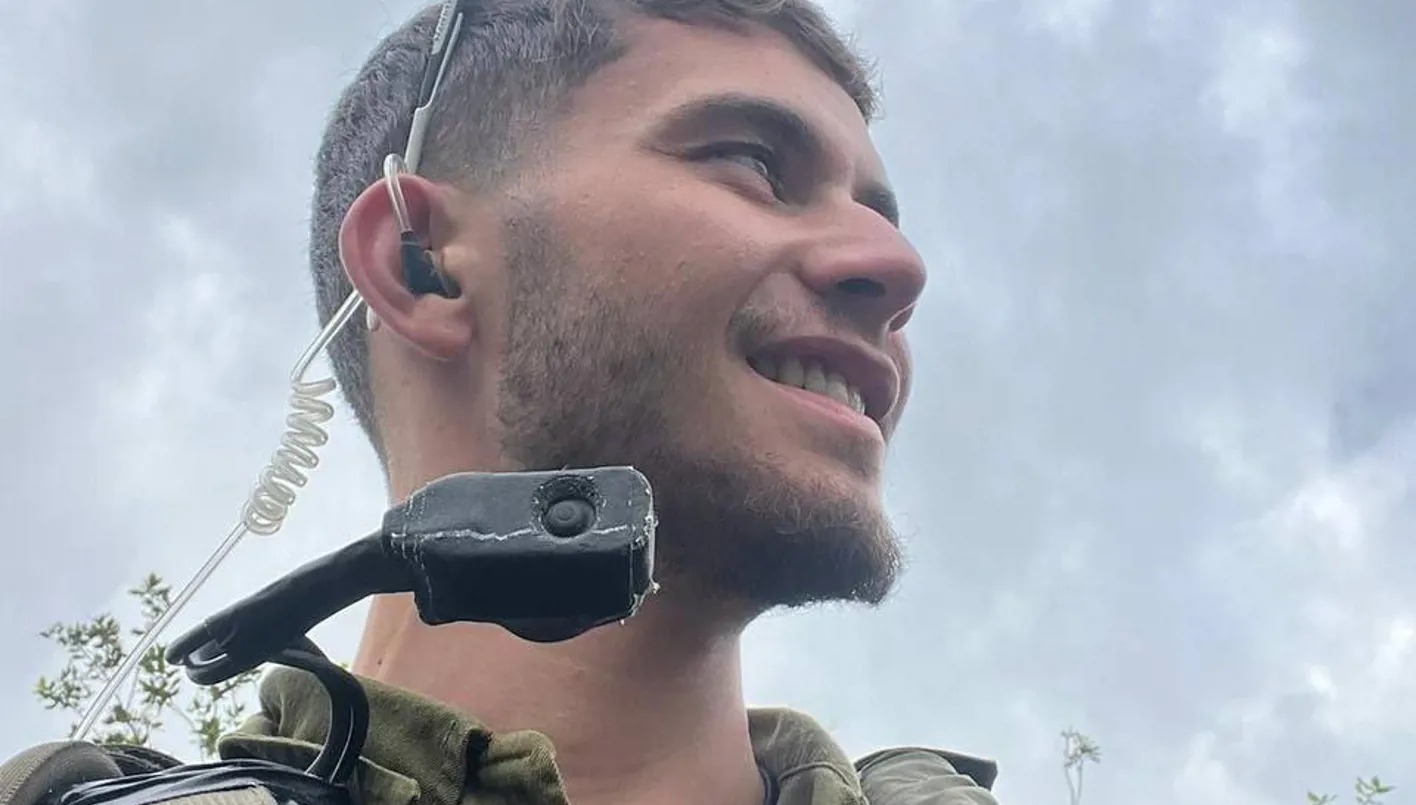 الضابط القتيل برتبة نقيب ويدعى ريعي بيران (إكس)