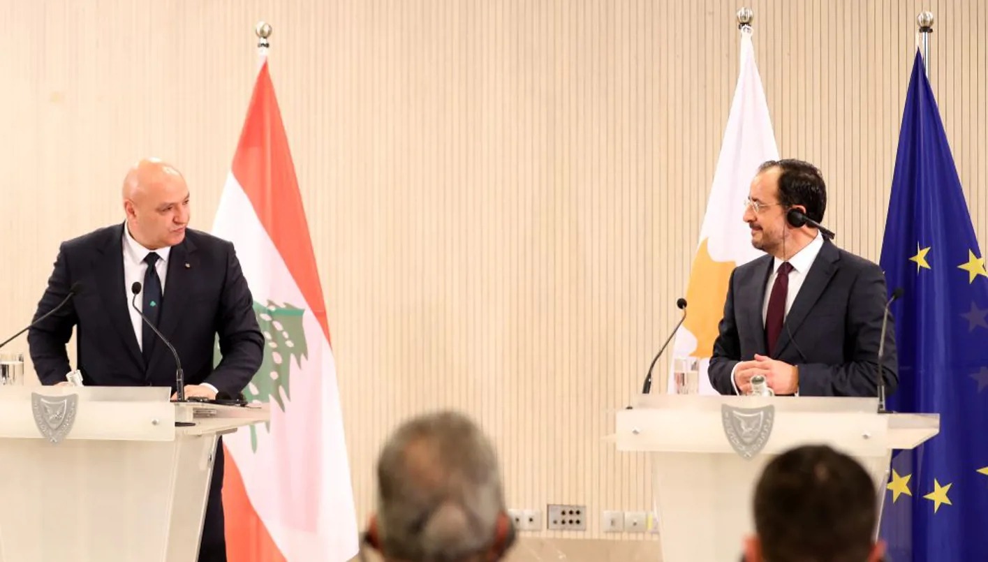 الرئيس عون والرئيس القبرصي خريستو دوليدس (وكالات).