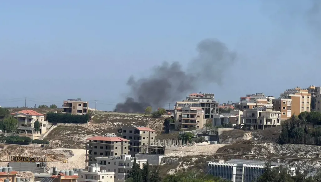 اعتداءات متواصلة... توغّل إسرائيلي في ميس الجبل وتفجير جرّافتَين ترفعان الأنقاض (فيديو)