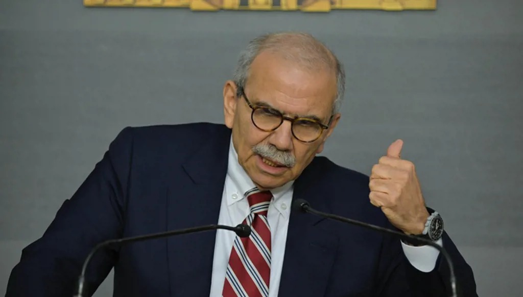 الرئيس نواف سلام (نبيل اسماعيل).
