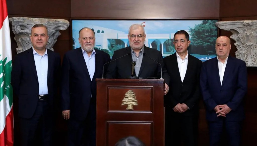 وفد من كتلة الوفاء للمقاومة برئاسة الحاج محمد رعد في قصر بعبدا.