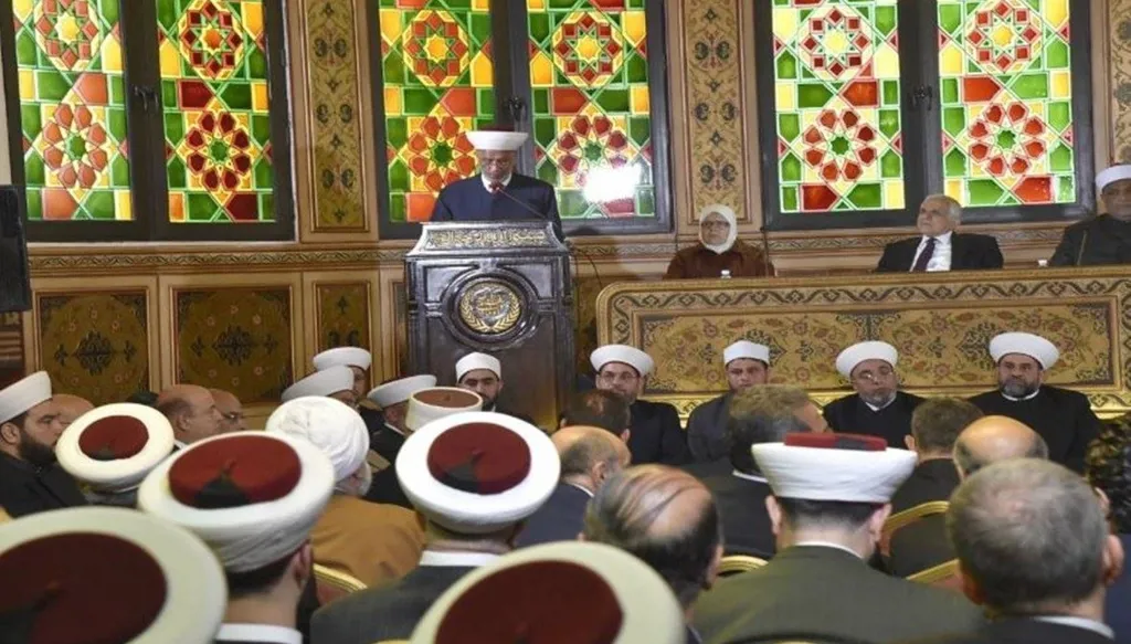 رسائل اعتراض لدار الفتوى... رجال دين يُحذّرون من تصريحات وفيديوهات لإمام مسجد ضدّ "حزب الله"