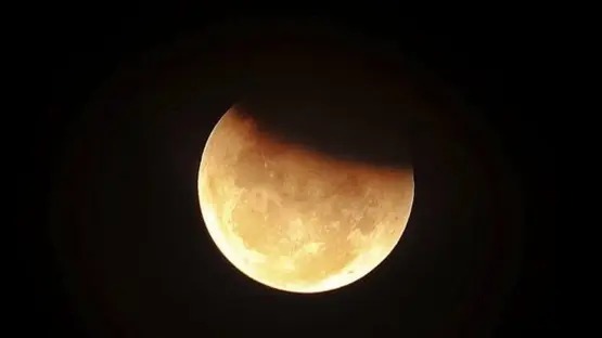 خسوف القمر (انترنت).