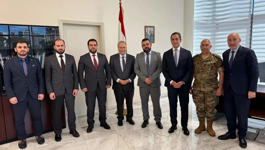 نائب رئيس مجلس الوزراء طارق متري مستقبلاً وفداً سوريا.