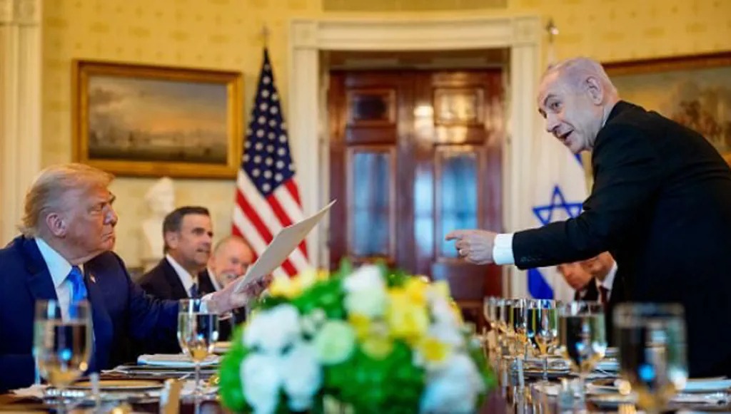 نتنياهو يقترح حليفه ترامب ليكون رمزاً عالمياً للسلام. (أ ف ب)