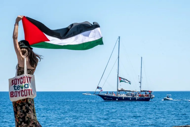 أسطول الصمود العالمي (وكالات).