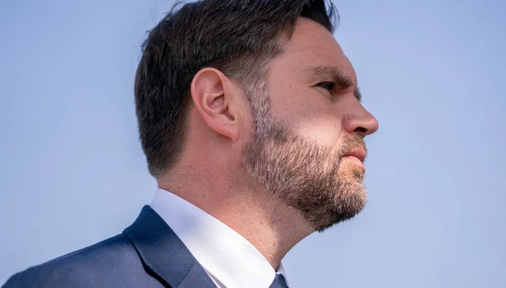 جي دي فانس. (أ ف ب)