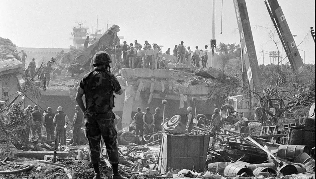 التفجير الذي تعرضت له السفارة الأميركية في بيروت عام 1983. (أرشيف)