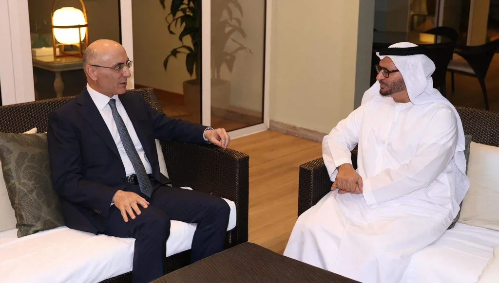 الحجار التقى قرقاش في منتدى "حوار المنامة": نُثني على مواقف دولة الإمارات الداعمة للبنان