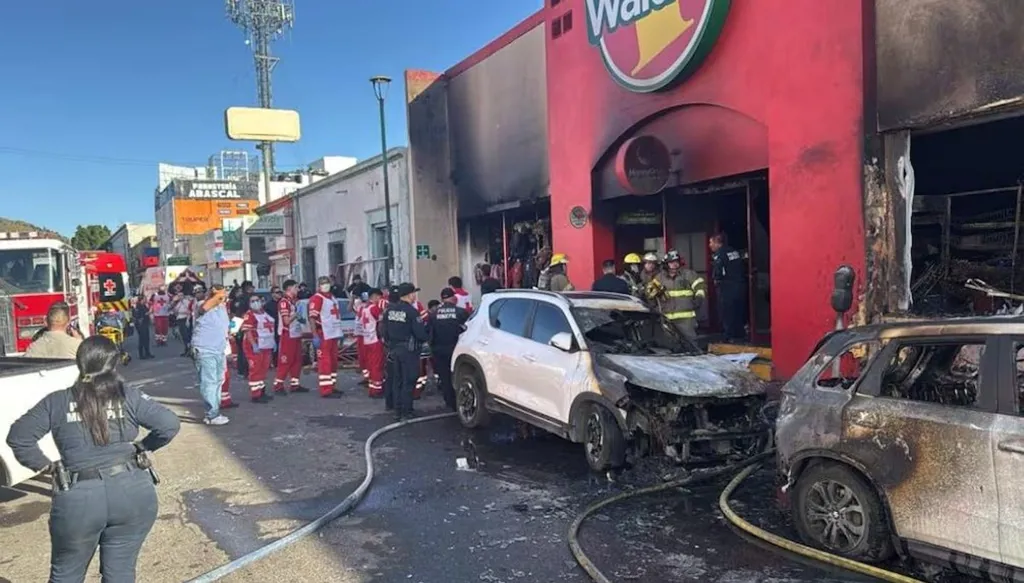 بالفيديو- انفجار داخل متجر في شمال المكسيك... مقتل 23 شخصاً جرّاء الحريق