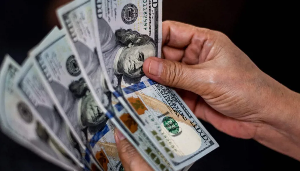 تحقيق عن استخدام "حزب الله" محافظ رقمية ومؤسسات تحويل أموال لجمع التبرعات... كيف ردّت الشركات؟