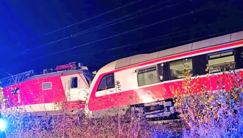 اصطدام قطارَين سريعَين في سلوفاكيا... وإصابة عشرات الركاب (فيديو)